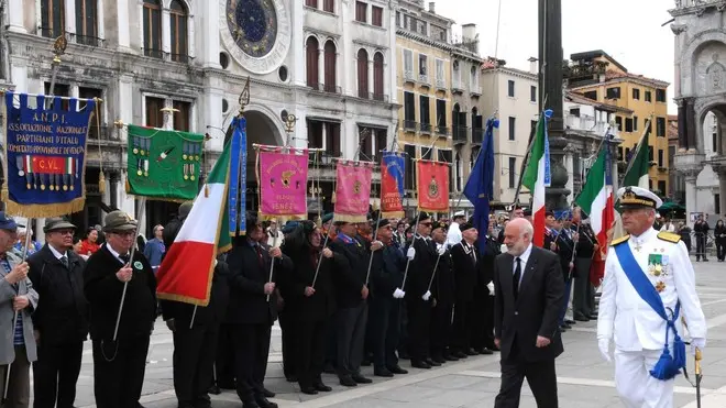 Interpress/Mazzega Pellicani Venezia, 02.06.2013.- 2 Giugno Festa della Repubblica, celebrazioni ed alzabandiera in Piazza San Marco.-