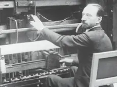Russolo al Russolophone, 1930 in Alexandre Grenier, Michel Seuphor un siËcle de libertÈs. Entretiens avec Michel Seuphor, Hazan, Paris, 1996, p. 155..MART - Archivio del í900 - Rovereto.