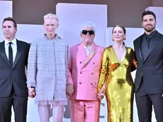 Da sinistra Alessandro Nivola, Tilda Swinton, Pedro Almodovar, Julianne Moore, Alvise Rigo alla Mostra del Cinema di Venezia