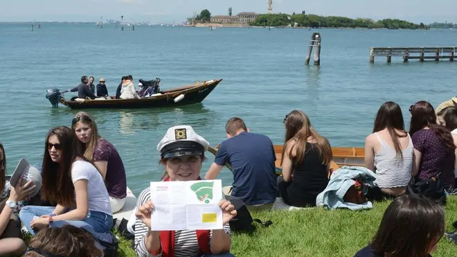 Interpress/M.Tagliapietra Venezia 04.05.2014.- Poveglia per tutti. Festa a Malamocco Lido di Venezia. Syusy Blady di turisti per caso.