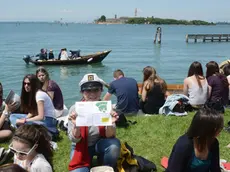 Interpress/M.Tagliapietra Venezia 04.05.2014.- Poveglia per tutti. Festa a Malamocco Lido di Venezia. Syusy Blady di turisti per caso.