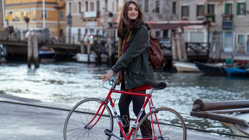 Pilar Fogliati in "Odio il Natale", girato a Chioggia