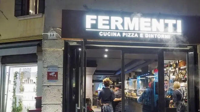 fotoagenzia Candussi/ Ferrazza/ via battisti, Mestre/ apertura Fermenti