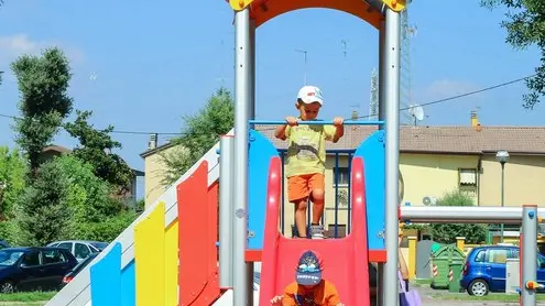 GIORNALISTA: Artico AGENZIA FOTO: Candussi LUOGO: Mestre DESCRIZIONE: inaugurazione del parco giochi di viale San Marco