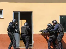 Foto Agenzia Candussi/ Mion/ Mestre, Viale Garibaldi 130, Caserma dei Carabinieri/ Esercitazioni del gruppo SOS