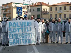 Agenzia Candussi, giornalista FAvarato. Protesta attivisti in via Miranese di fronte alla sede ARPAV