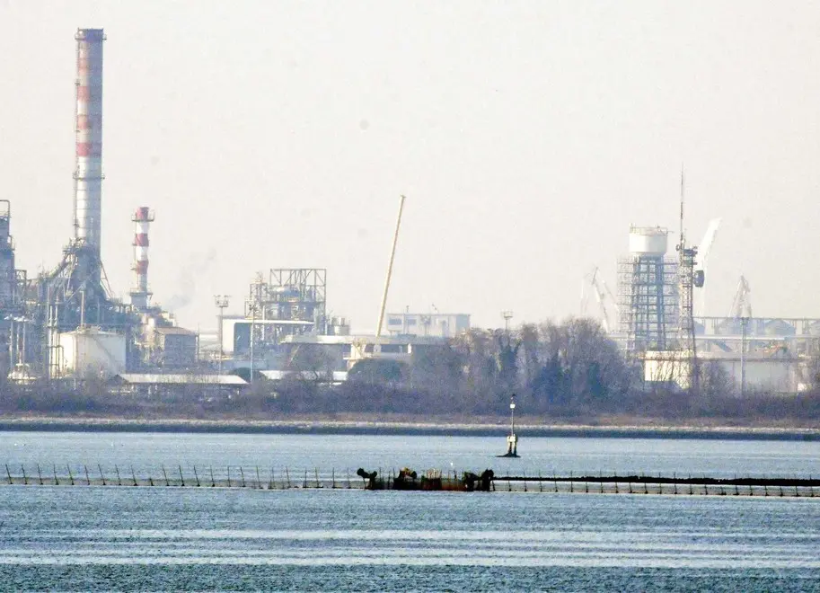 Interpress\M.Tagliapietra Venezia 22.01.2020.- Reti a sinistra del ponte della Liberta' vicino a Porto Marghera.