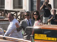 Interpress/Mazzega Morsego Venezia, 28.09.2014.- ore 14.55 l'ucita di George e Amal Clooneyd in Taxi "Amore" per l'Hotel Cipriani Giudecca