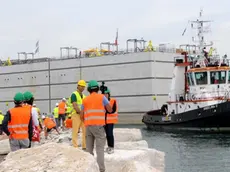 Interpress/Mazzega Vitucci Venezia, 26.08.2014.- Sistema MOSE; arrivato l'ultimo cassone a Porto Chioggia.-