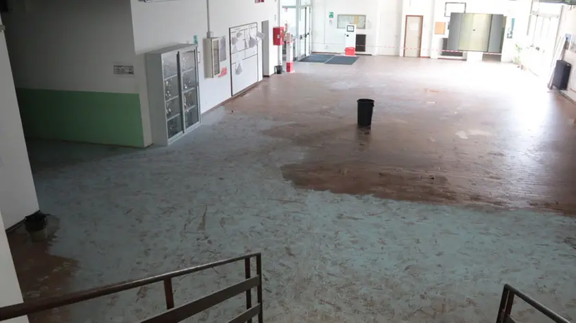 Foto Agenzia Candussi/Baschieri/ Via Asseggiano, Mestre/ Atti di vandalismo nella scuola Edison-Volta
