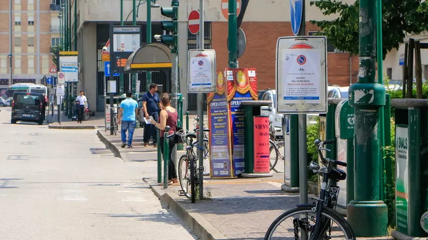 GIORNALISTA: Chiarin AGENZIA FOTO: Candussi LUOGO: Mestre Stazione DESCRIZIONE: Avviso rimozione velocipedi in divieto di sosta