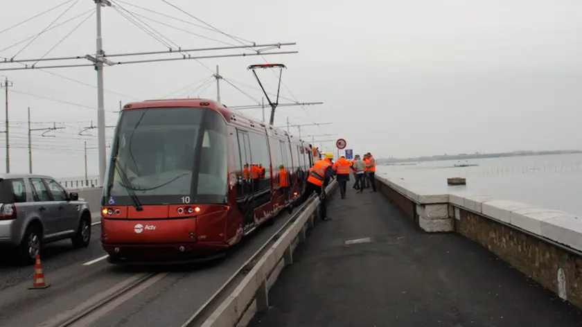 Giro di prova del tram Parco di San Giuliano e Ponte della Libertà.