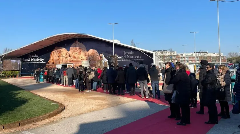 La coda all'ingresso dello Jesolo Sand Nativiry