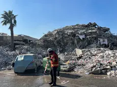Le macerie dell'hotel in cui si trovava alloggiato Angelo Zen