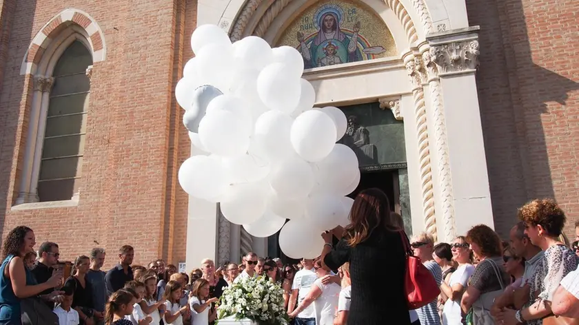 Lorenzo Porcile/Chiesa di Fossò / Funerale Aurora Maniero