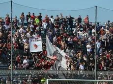 Tifosi del Foggia allo stadio Penzo (foto Interpress)