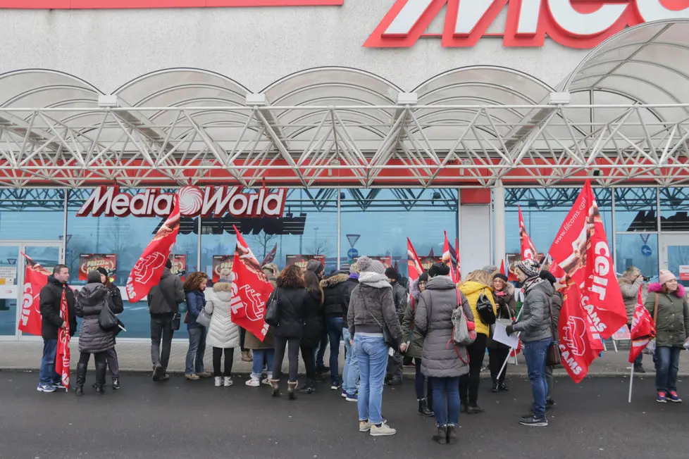 Foto Agenzia Candussi/ Artico/ Mestre, zona Auchan/ Sciopero dei dipendenti di Media World