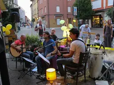 Caneve Fest in via Caneve, Mestre - Il ristorante l'Ombra del Gabbiano ospita il concerto degli Altaloma