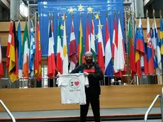 Gabriele Fabris arrivato in bici da Venezia al Parlamento europeo di Strasburgo