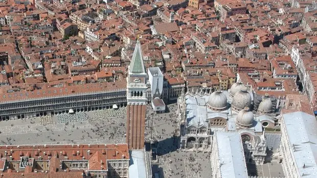 Interpress/Mazzega Venezia, 22.04.2015.- FOTO AEREE Nella foto Piazza San Marco e Campanile