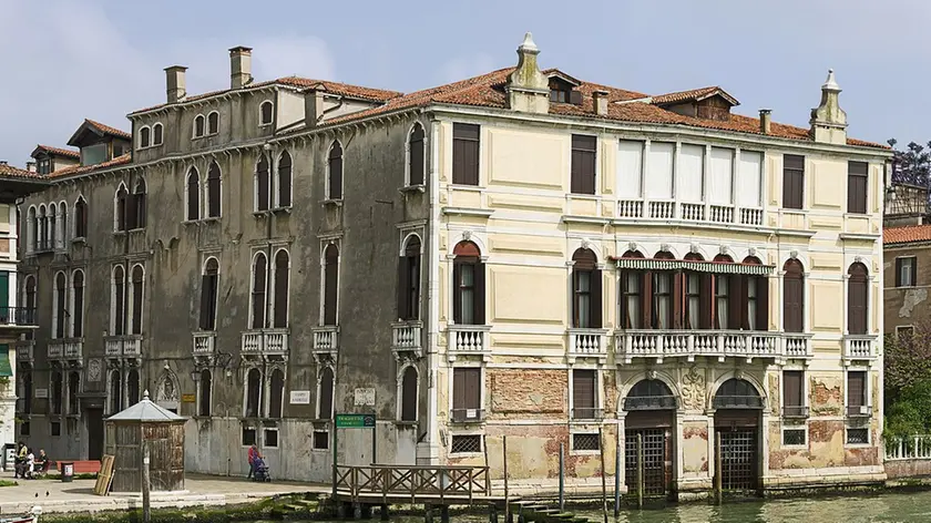 La facciata di Palazzo Malipiero vista dal Canal Grande
