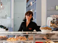 agenzia candussi giornalista Morsego. Caffè Retrò Piazza Carpenedo . nella foto la titolare Silvia Spada