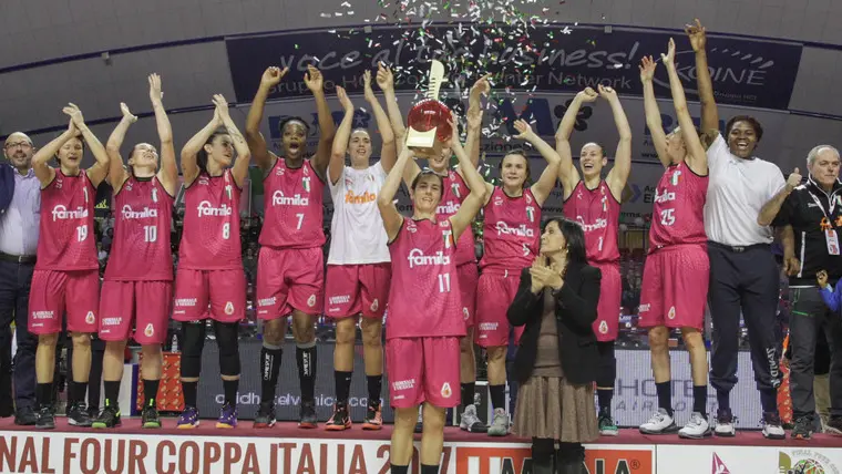 Foto Agenzia Candussi/Cruccu/ Mestre, Taliercio/ Finale coppa Italia basket femminile Schio VS Lucca