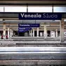 Capotreno rapinata in stazione a Venezia