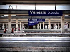 Capotreno rapinata in stazione a Venezia