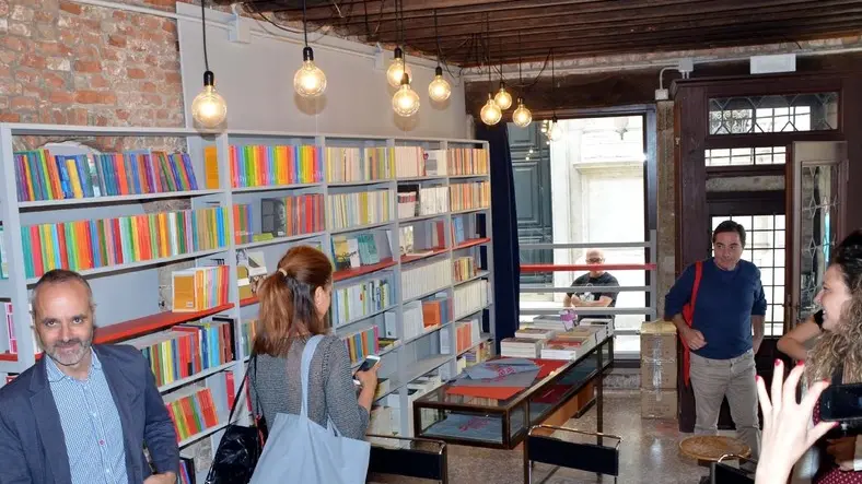 Interpress/Mazzega Venezia, 22.09.2015.- Presntazione alla Stampa della nuova libreria "Marco Polo" vicino la Chiesa dei Carmini.-