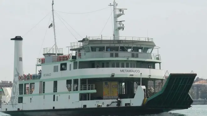 28/06/2006. LIDO. FERRY BOAT. INTERPRESS/ AGOSTINI -