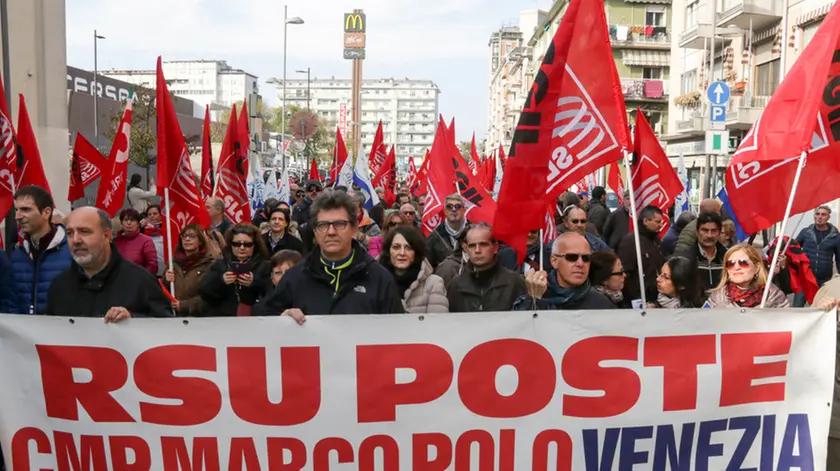 Foto Agenzia Candussi/Scattolin/ Mestre, via Torino/ Sciopero generale dei lavoratori delle Poste