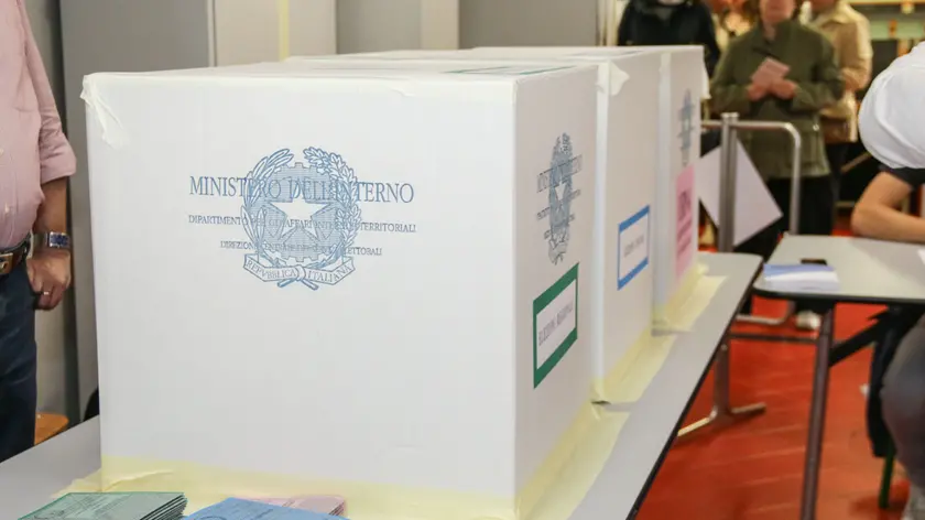 La commissione elettorale centra sta correggendo gli errori dei seggi